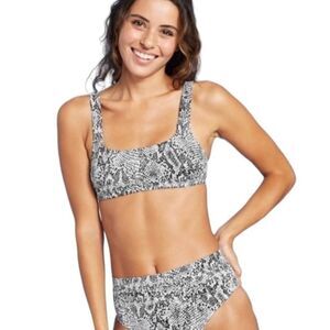 Women’s Bikini Top M New
